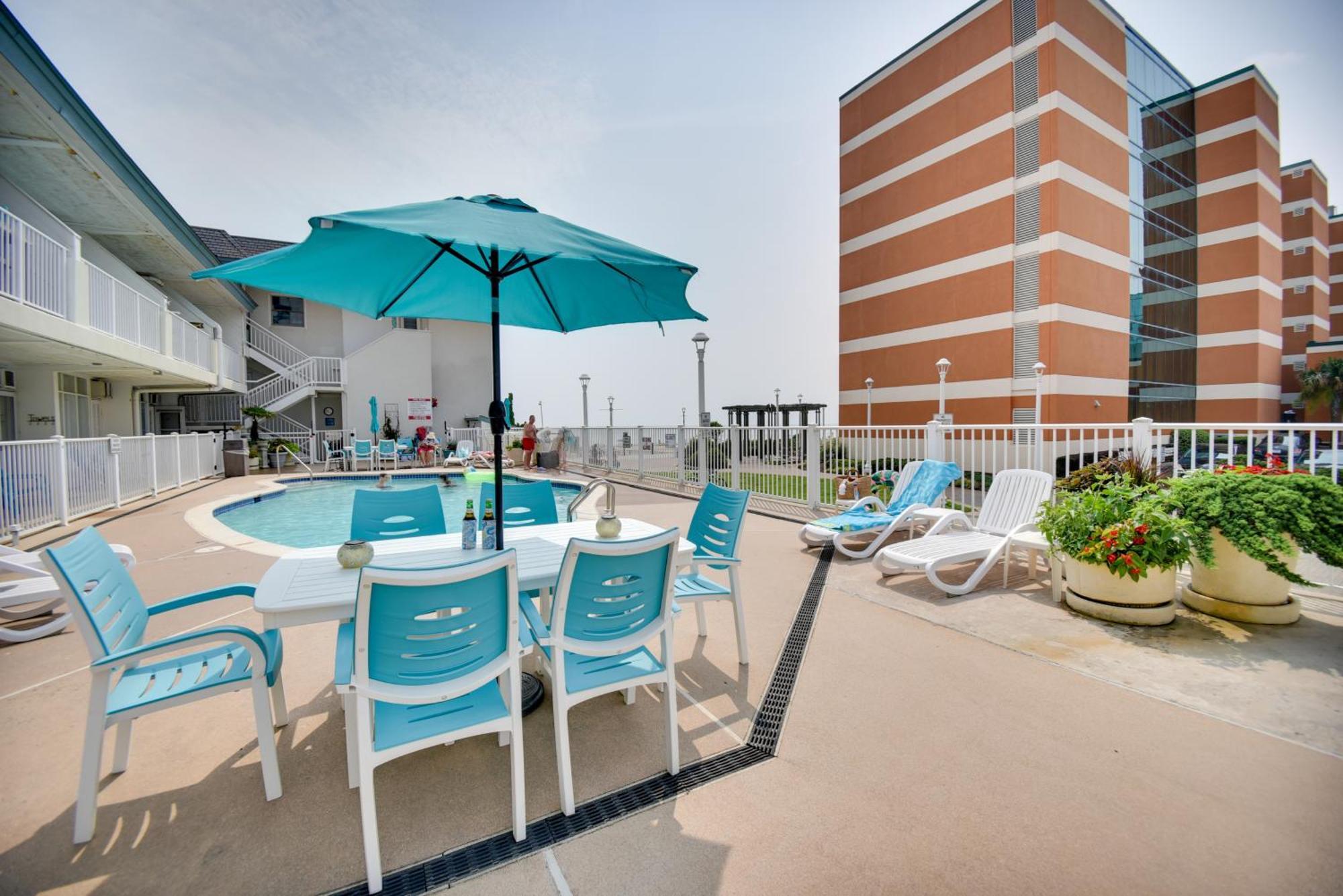 Chic Virginia Beach Retreat - Pool, Steps To Beach Exteriör bild