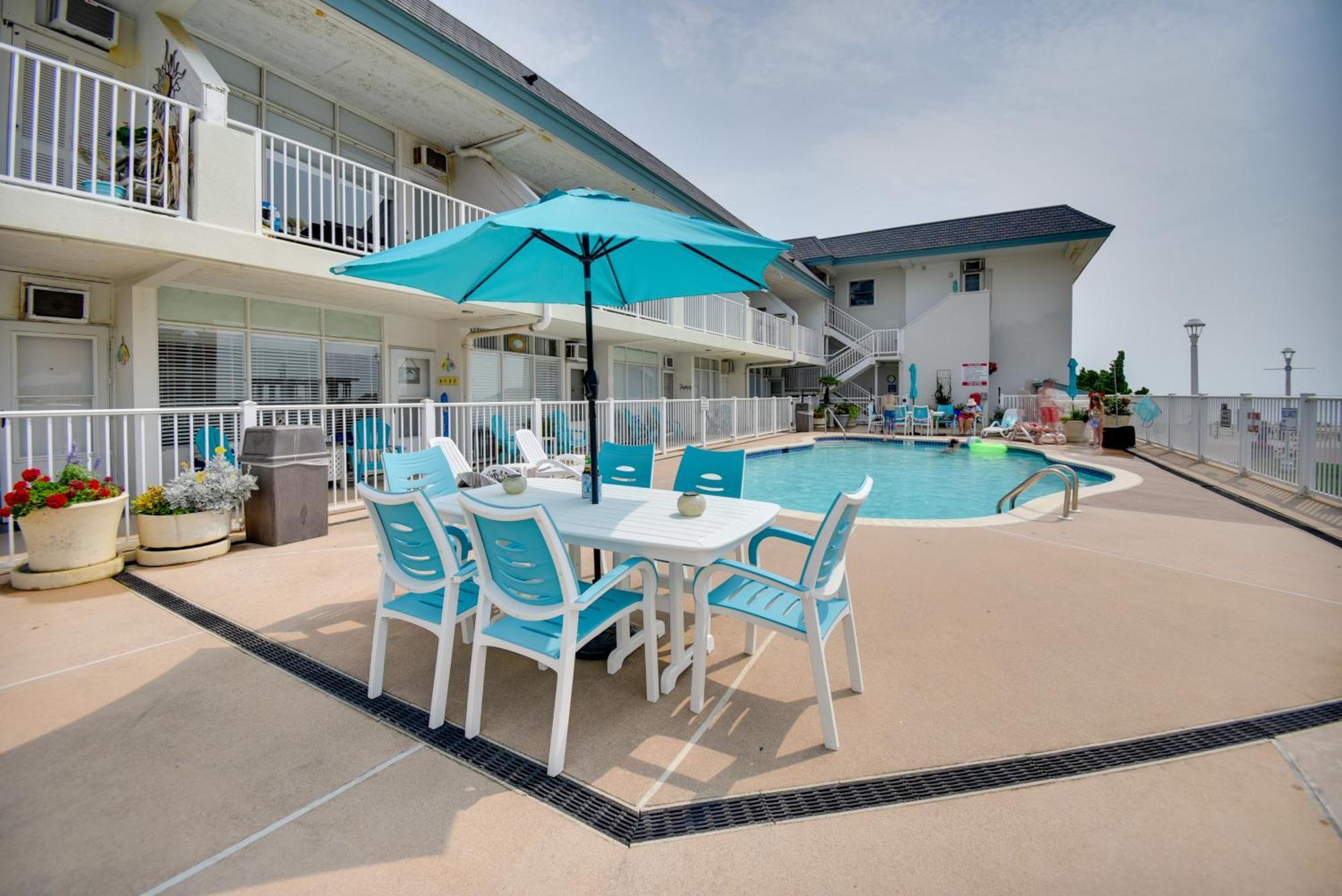 Chic Virginia Beach Retreat - Pool, Steps To Beach Exteriör bild