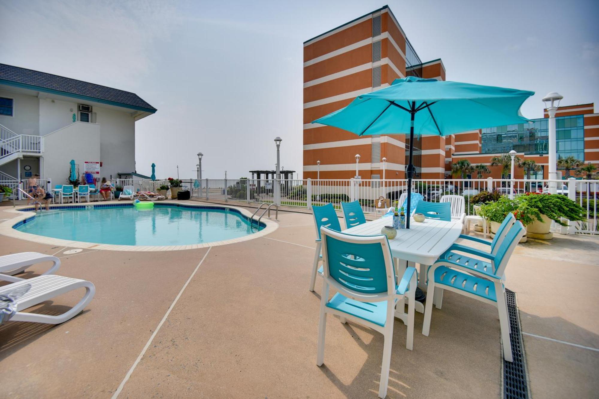 Chic Virginia Beach Retreat - Pool, Steps To Beach Exteriör bild